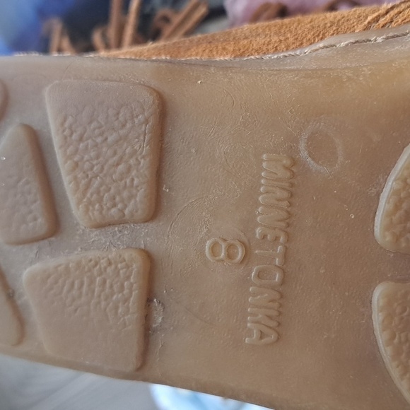 MINNETONKA short fringe leather moccasins booties shearling ankle boots WMS 8 - Picture 16 of 16